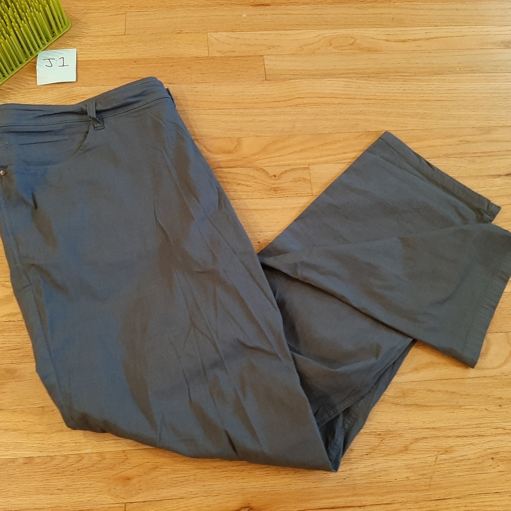 Luluemon Mens 40 (measures 43x33) Pants